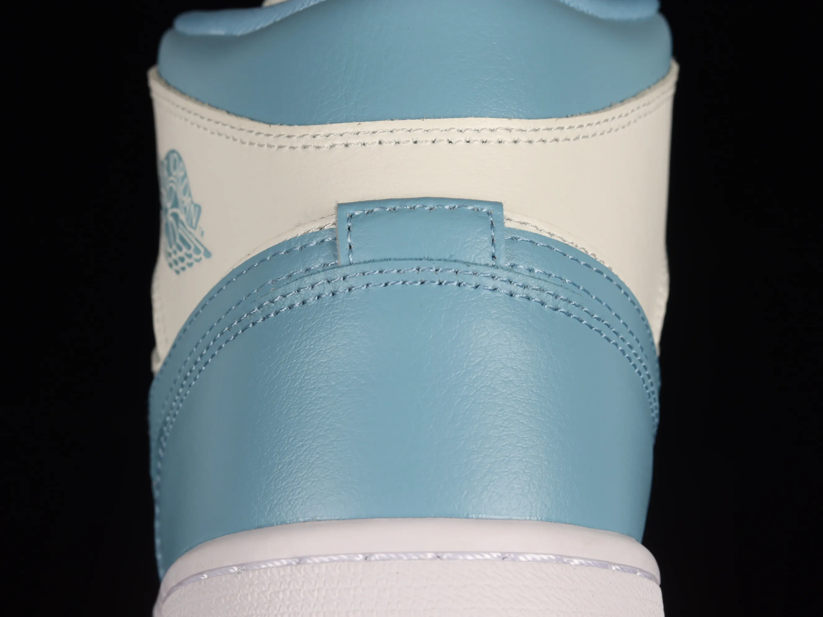 All Categories Air Jordan Jordan Series Basketball Shoes Air Jordan 1 Mid Air Jordan 1 Mid AJ1 Joe 1 North Carolina Blue Zhongbang Basketball Shoes BQ6472-141